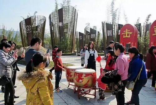竹博园的游客