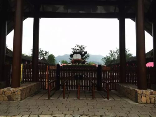 旅游进门处